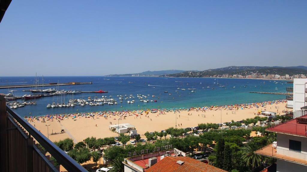 Seafront Apartment In Palamós Exteriér fotografie