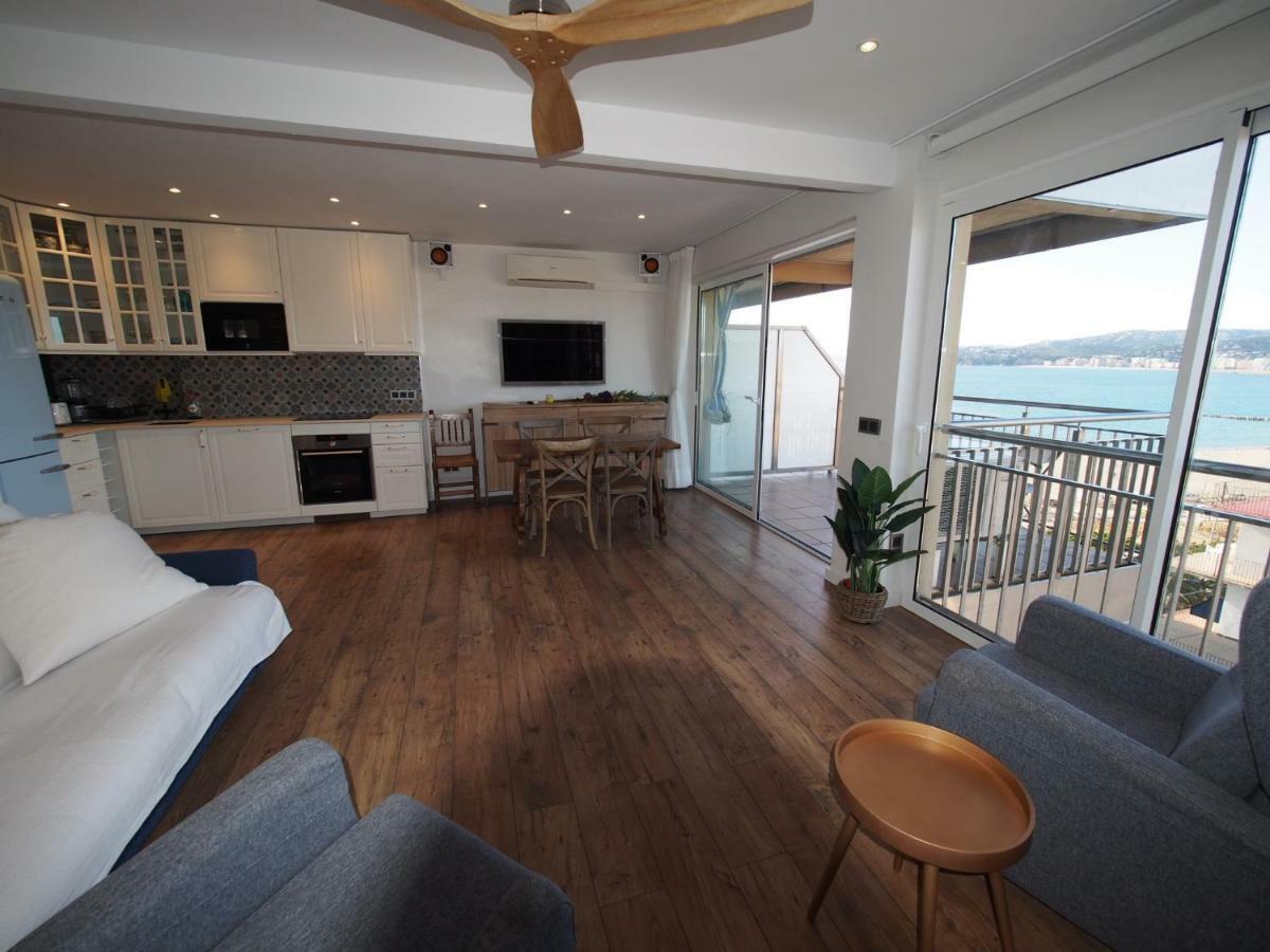Seafront Apartment In Palamós Exteriér fotografie