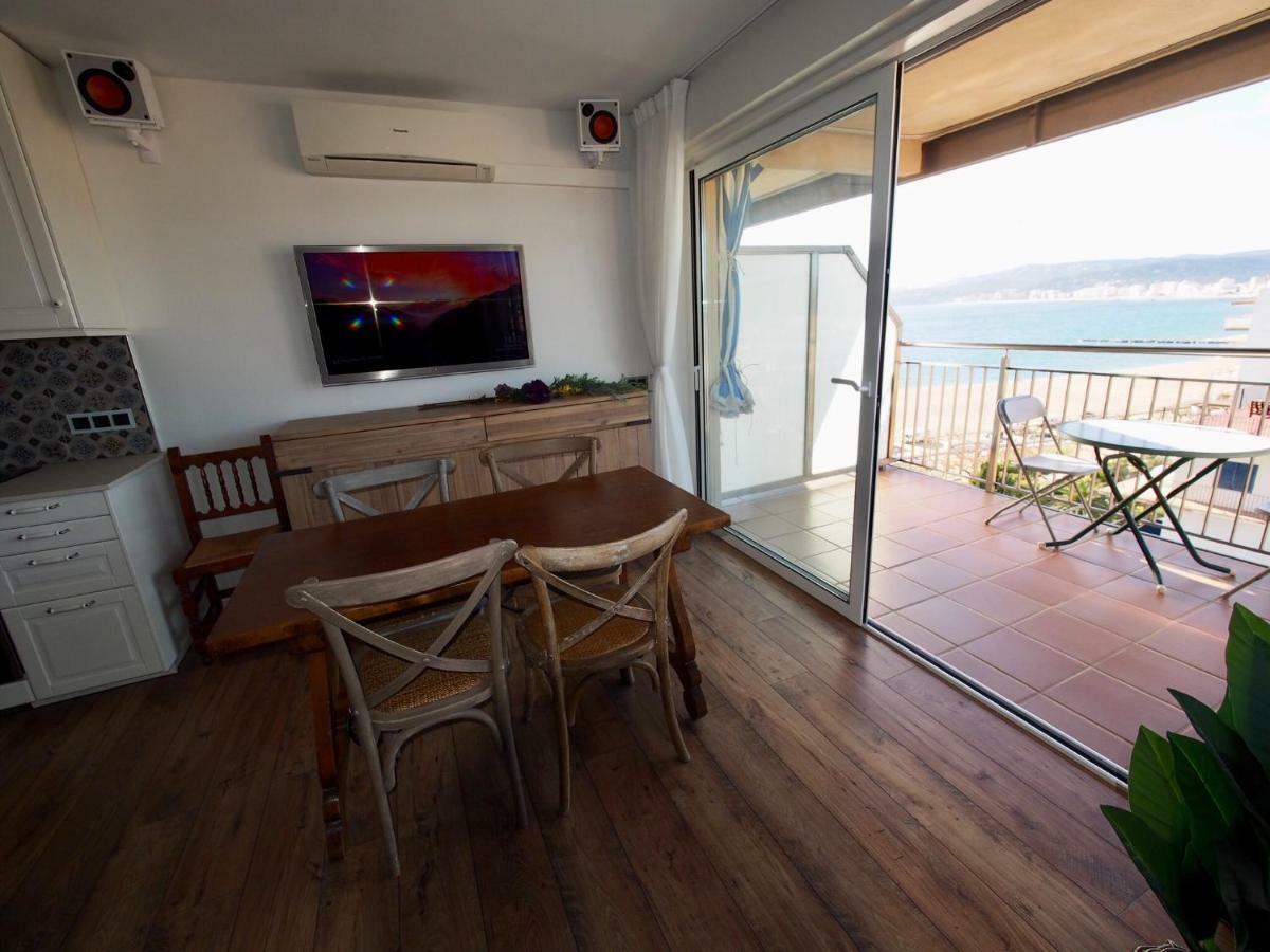 Seafront Apartment In Palamós Exteriér fotografie